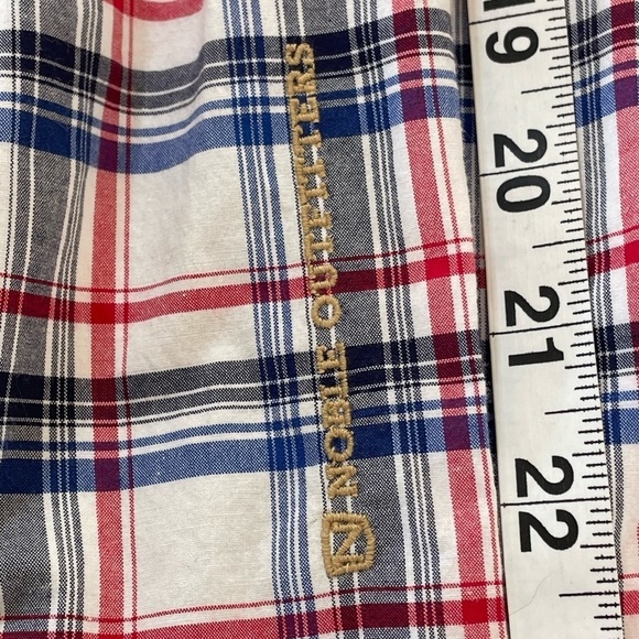 Noble Outfitters Long Sleeve Button Up Shirt Large - Picture 11 of 14